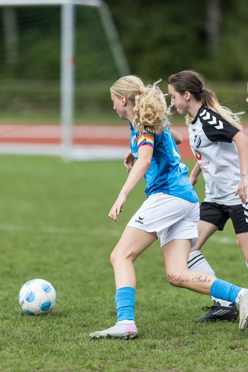 Bild 380 - wBJ VfL Pinneberg - Germania Schnelsen : Ergebnis: 15:1